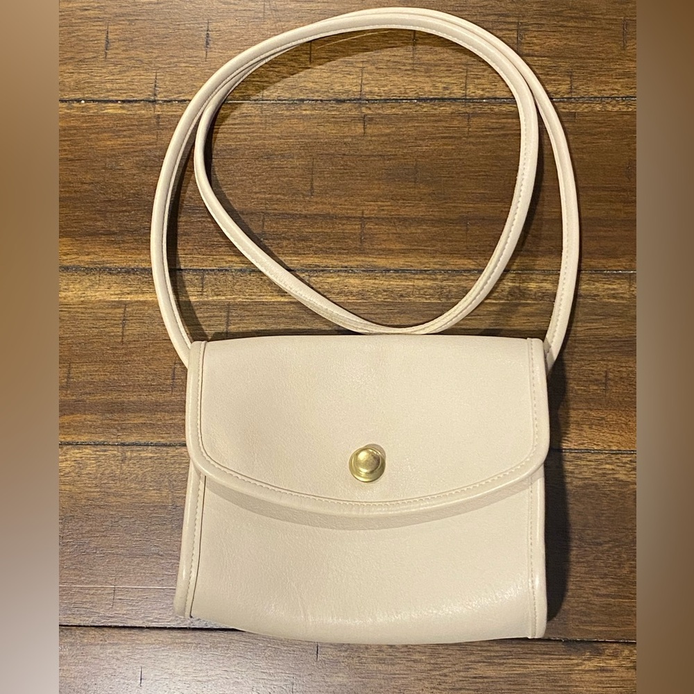 Coach Vtg EUC Chrystie Crossbody Bag in Bone 9892- 90s Vintage